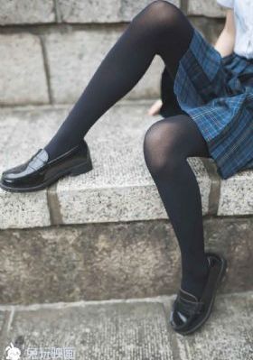 美女扒开大腿让男人捅_高清免费全集观看