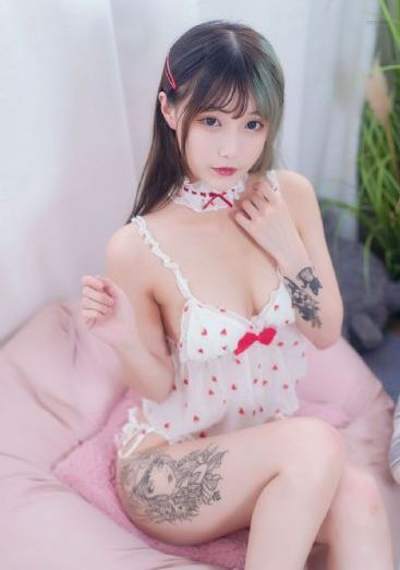 在线观看一区二区三区四区_有字幕完整版