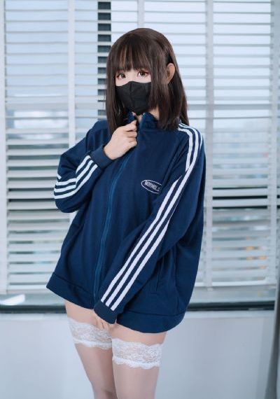 蜜桃久久国产一区二区_720超清在线观看