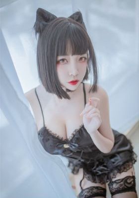 人妻在厨房被色诱中文字幕_720在线观看视频